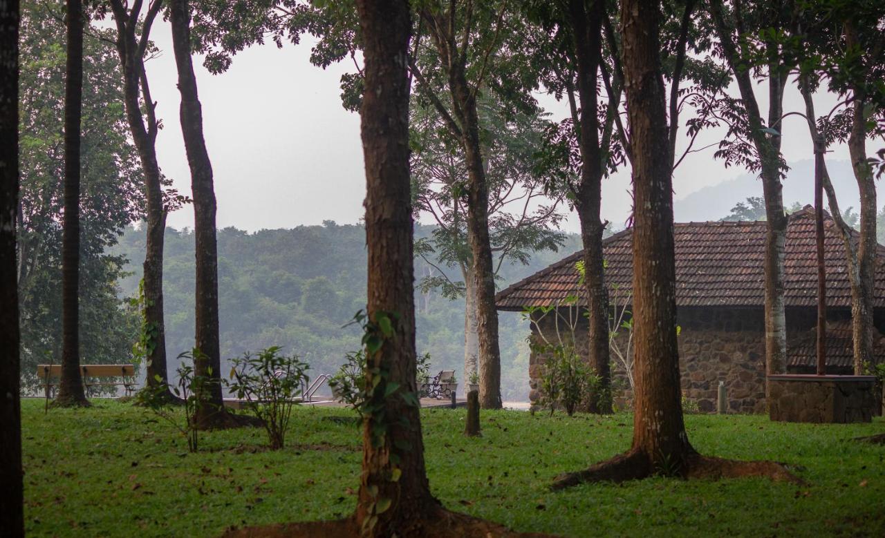 Quiet By The River- Cgh Earth Thodakayam Exteriör bild