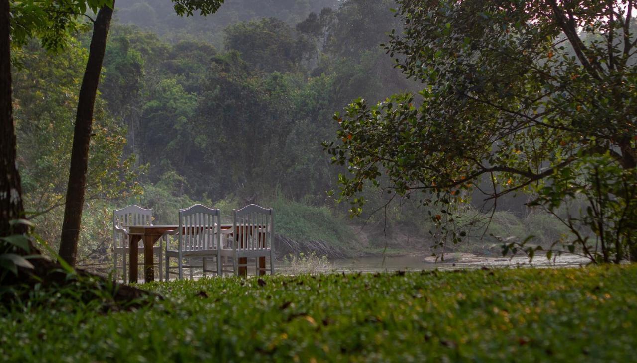 Quiet By The River- Cgh Earth Thodakayam Exteriör bild